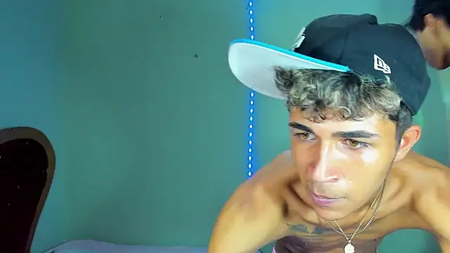 boyswantingplay online show from March 22, 1:33 am