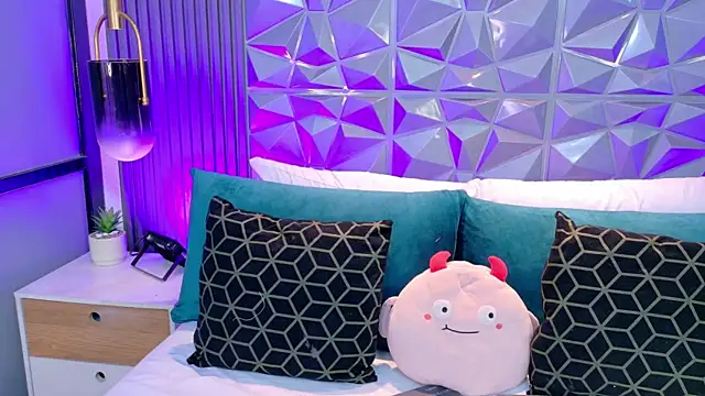AdelineJhones online show from May 3, 2:09 pm