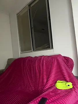 dorneles20 online show from December 16, 11:54 pm