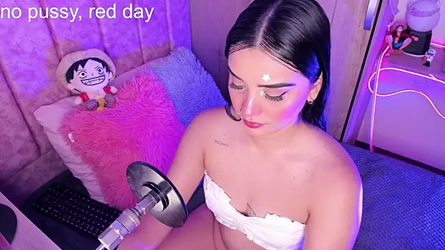 laana foxx online show from July 31, 11:17 pm