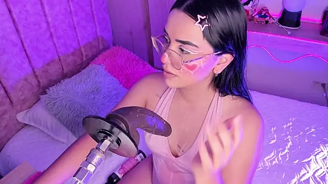 laana foxx online show from June 24, 11:48 pm
