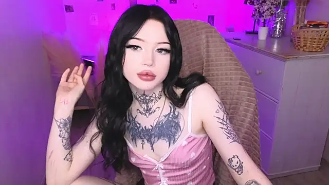 Emma Kirks online show from June 25, 12:51 pm