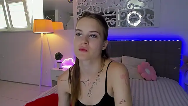 LuisaClover online show from July 15, 12:21 pm