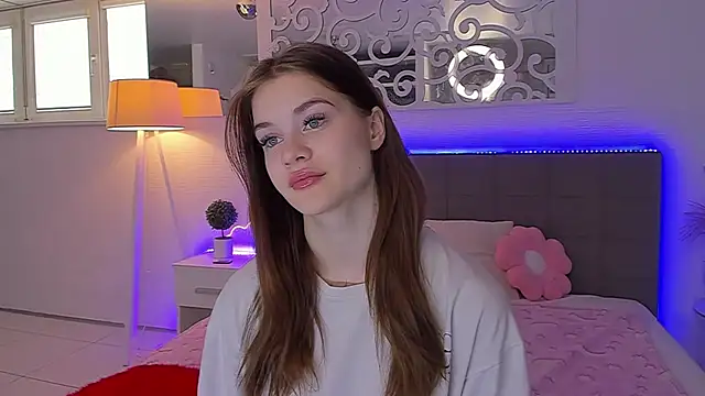 LuisaClover online show from May 2, 12:19 pm