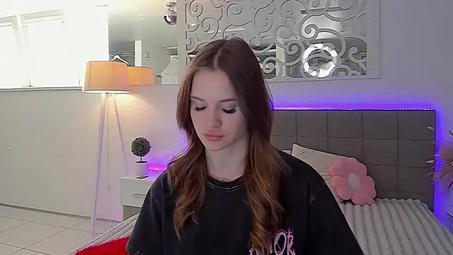 LuisaClover online show from July 14, 5:23 am