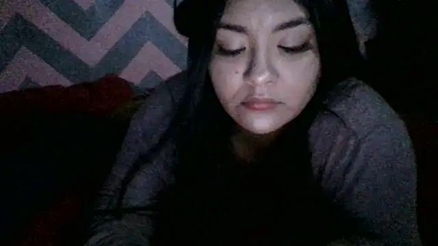 Jennifersbodyy online show from December 17, 2:49 am