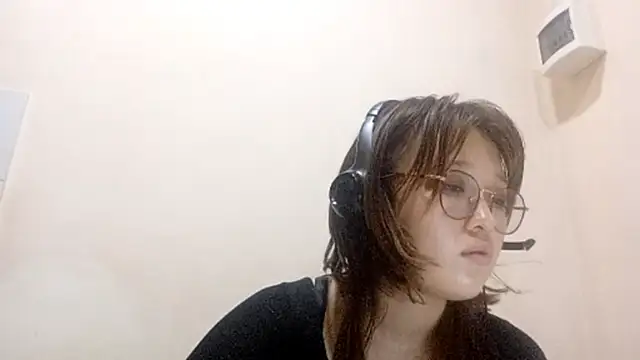 web3queen online show from October 23, 3:40 pm