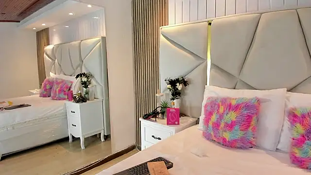 SweetKata  online show from January 31, 7:11 pm