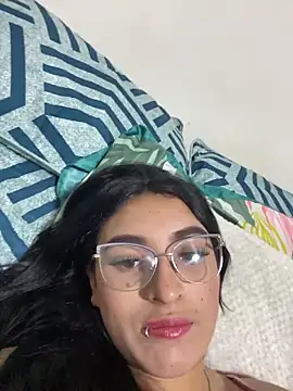 Sophiahilt0n  online show from October 29, 12:42 pm