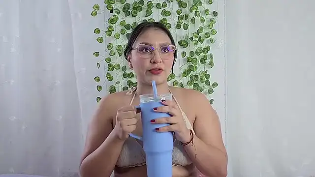 Ambermuse7 online show from June 11, 6:49 pm