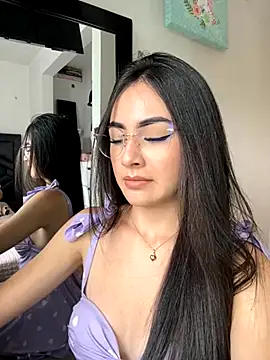 IslaCole online show from November 13, 9:14 pm