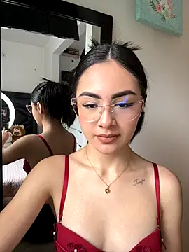 IslaCole online show from October 29, 7:27 pm