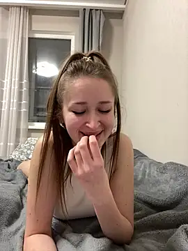 Angel hotyy online show from December 22, 9:40 pm