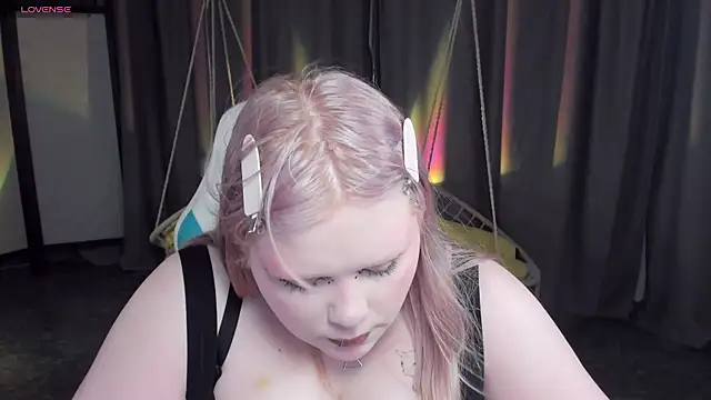 LottieReed online show from June 2, 11:44 am
