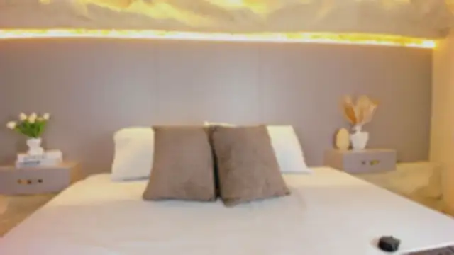 AmyColman  online show from February 25, 12:26 pm