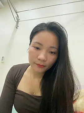 Bee Yellow00 online show from November 3, 10:52 am