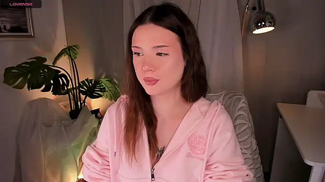 AustinClowerd online show from December 18, 7:13 am