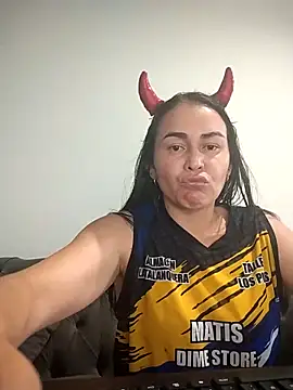 adria0011 online show from November 5, 1:38 pm