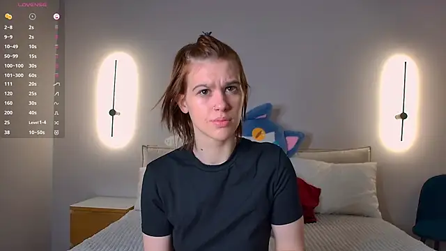 LoraPuffs online show from April 30, 3:28 pm