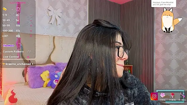 MAIILY TAY online show from March 10, 12:20 pm