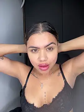 Alanna-foxx online show from November 14, 3:50 am