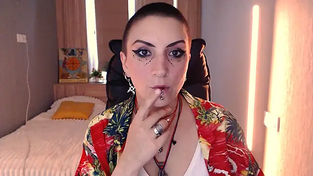 Sweet-n-Strong online show from July 28, 10:35 am