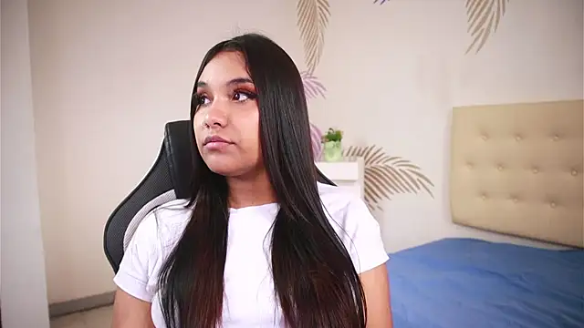 Isabelle Lane online show from November 24, 12:40 pm