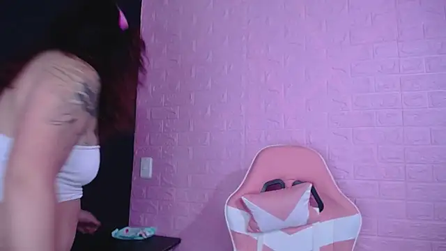 Dominic Queen1 online show from November 5, 12:10 pm