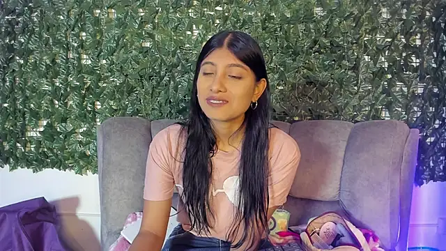 YeseniaRodriguez3 online show from July 24, 12:58 pm