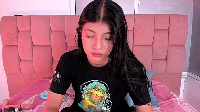 YeseniaRodriguez3 online show from July 12, 12:50 pm