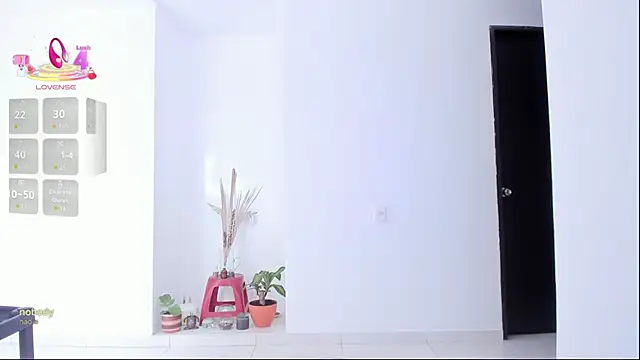 Leyacopper  online show from October 31, 7:40 pm