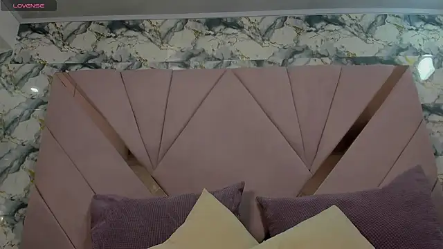 naomy sexy  online show from April 29, 10:37 pm