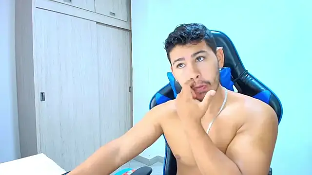 sophia and alex online show from November 10, 2:01 pm