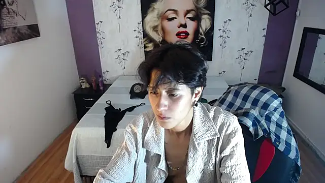 Ghost  Girl  online show from November 22, 3:09 am