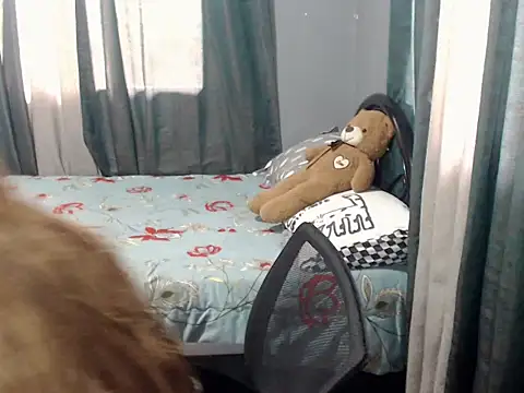 prettysam9 online show from July 31, 4:13 am