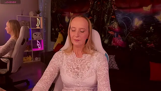 ScarlettPalmer online show from December 21, 10:30 am