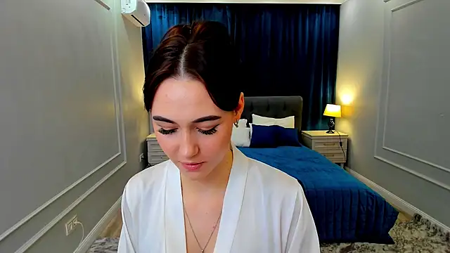 MakeYoueHappy online show from November 21, 8:22 pm