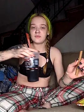 mattiethebaddieee online show from November 24, 6:04 am