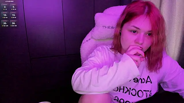 sophia lix online show from June 15, 10:04 am