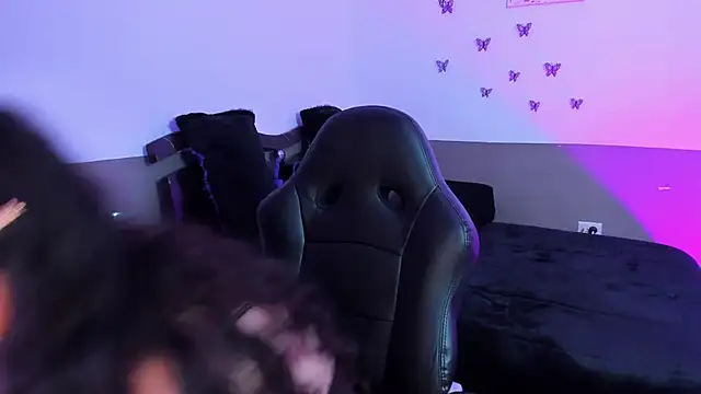 Monserrat Cute  online show from November 27, 3:53 am