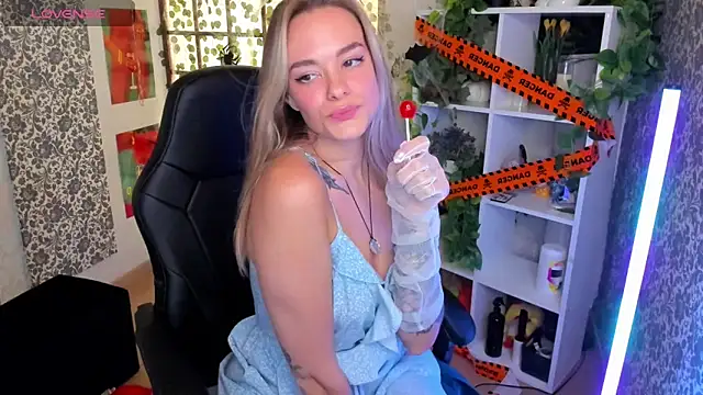 Isabella Lure online show from November 5, 9:14 am