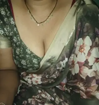 shreyareddy99 online show from November 9, 4:14 pm