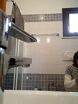 Piediniecollant online show from January 19, 11:17 am