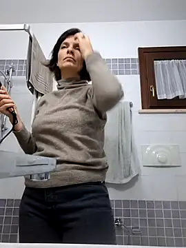 Piediniecollant online show from December 20, 6:17 am