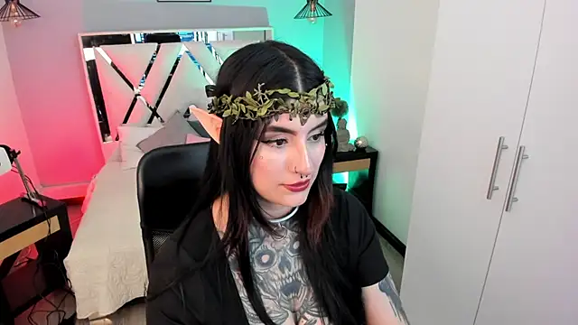 mia jagger online show from April 28, 7:29 pm