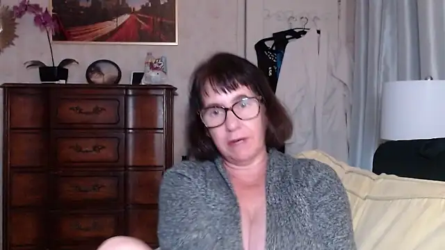 BigbustedBrenda online show from December 2, 6:32 pm