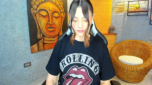 DakotaRussell  online show from October 28, 11:05 am