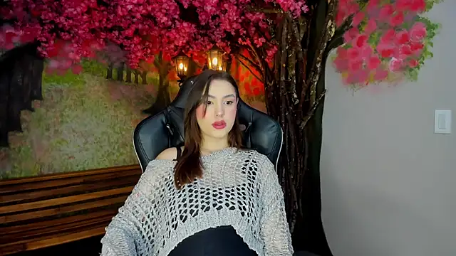 DakotaRussell  online show from November 29, 11:25 am