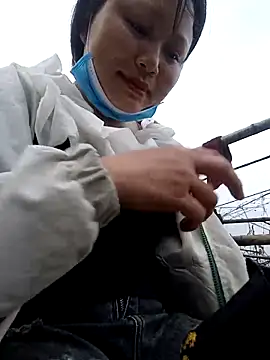 yoyo-mi online show from March 3, 10:10 am