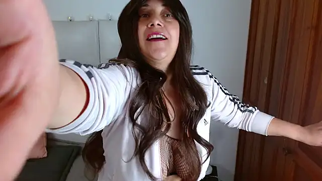 Caroline belle online show from November 6, 3:45 am